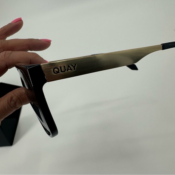 Quay No Curfew Oversized Shield Black Polarized Sunglasses NEW with Hard Case - Picture 12 of 16